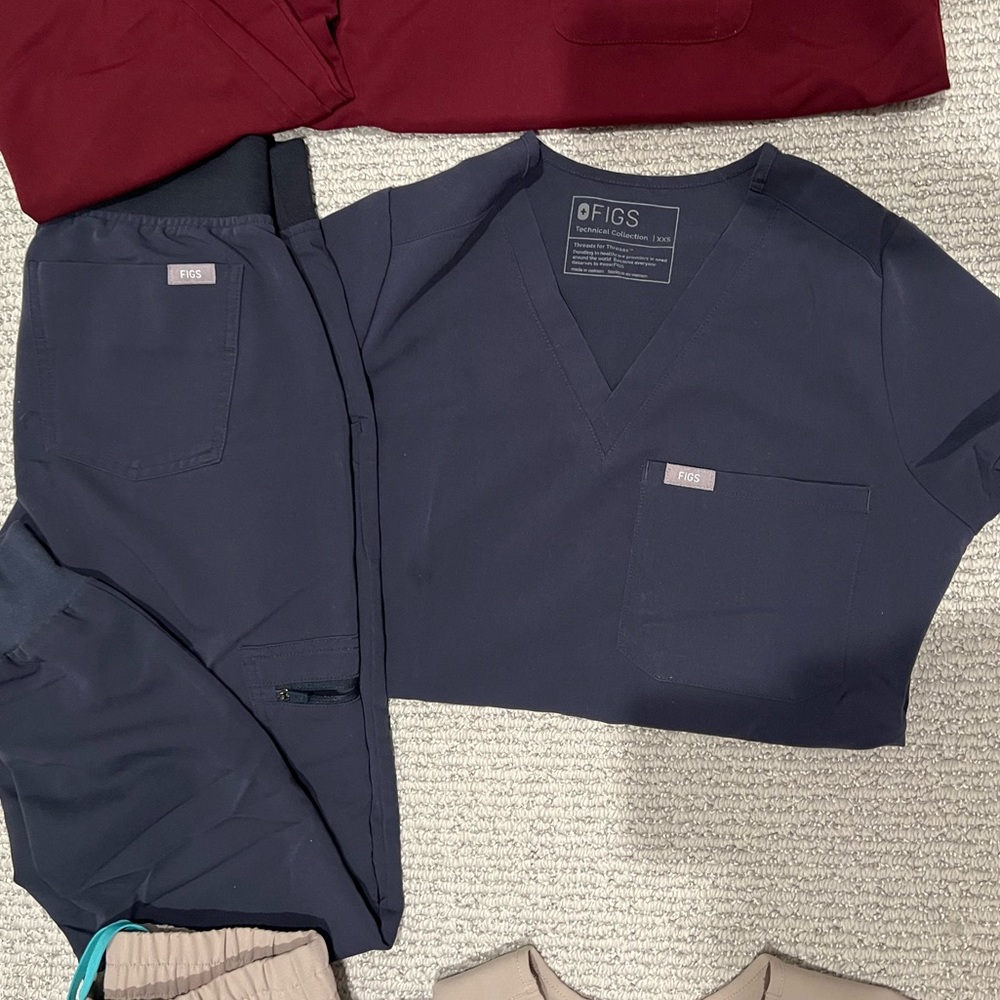 Figs Deep Blue Scrub Ensemble